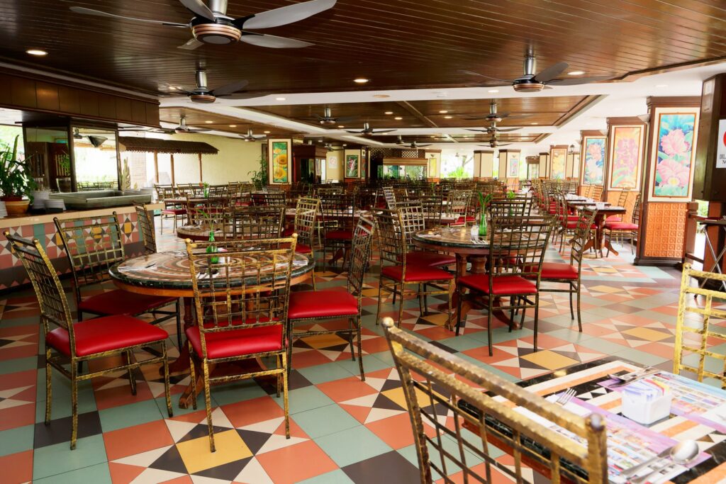 A restaurant at the Holiday Villa Resort & Beachclub: Langkawi